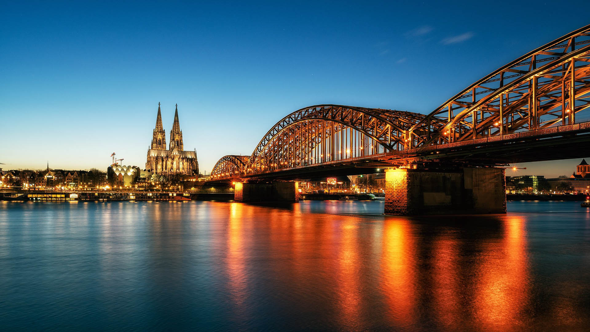 Kölnpanoram bei Nacht