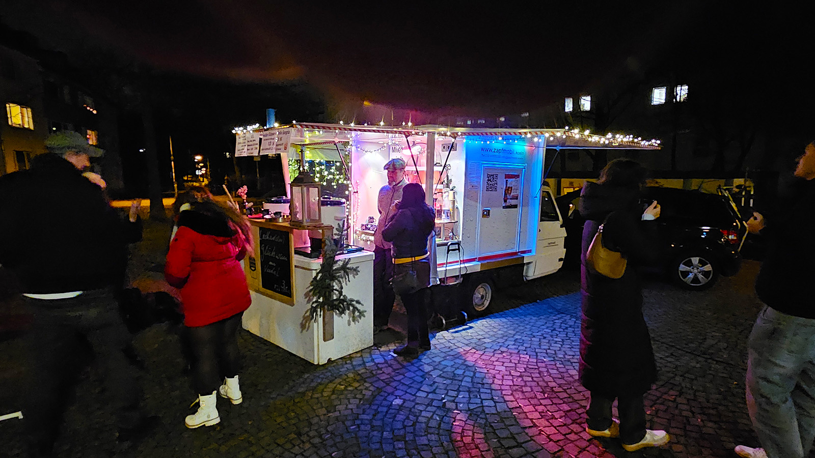 Vorweihnachtszeit, Brunnen an der Eiche